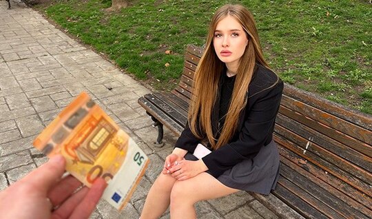 Предложил русской девушке деньги чтобы она ему пососала